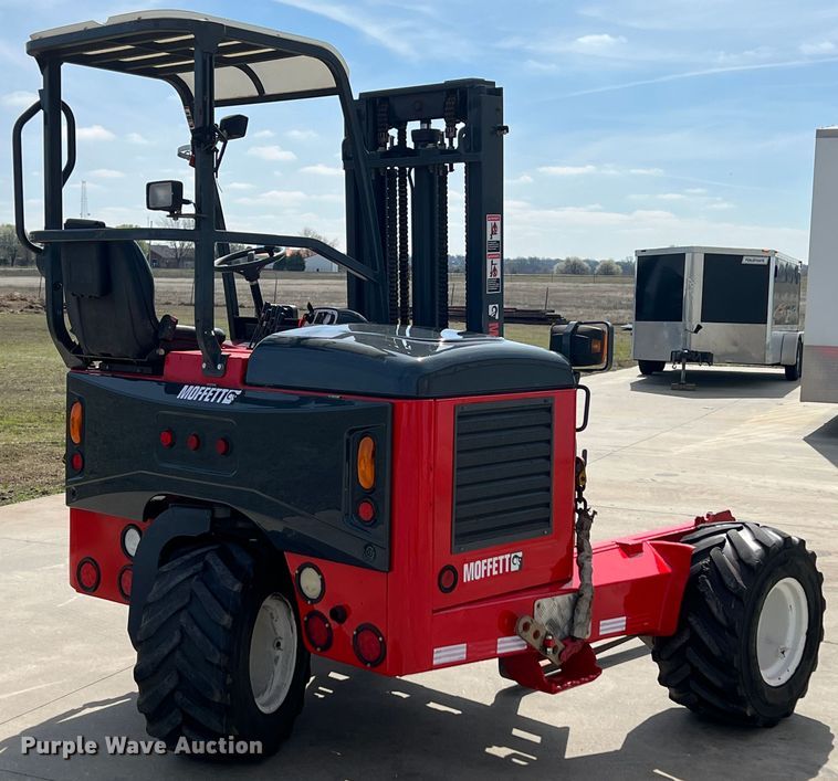 image for item KR9478 2010 Moffett M55  forklift