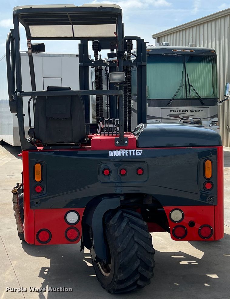 image for item KR9478 2010 Moffett M55  forklift