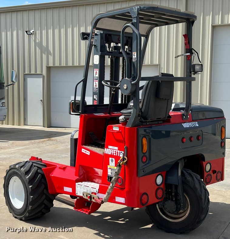 image for item KR9478 2010 Moffett M55  forklift