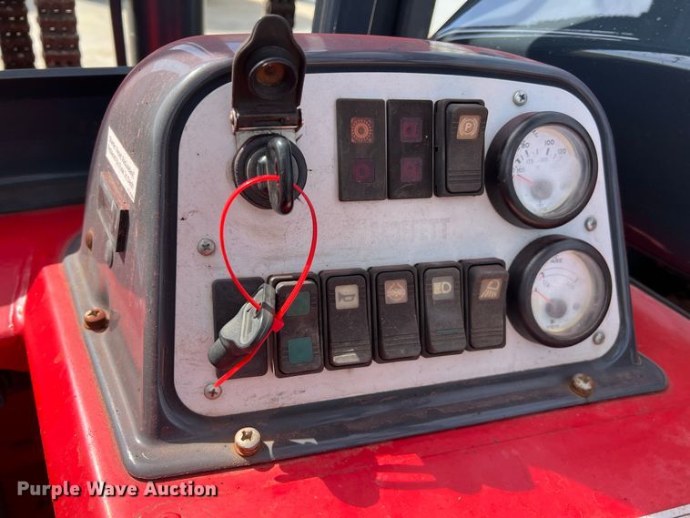 image for item KR9478 2010 Moffett M55  forklift