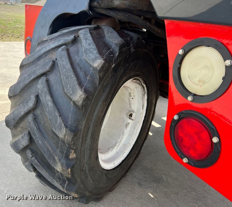 image for item KR9478 2010 Moffett M55  forklift