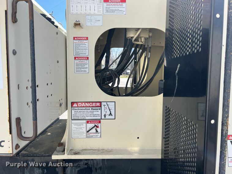 image for item KR9482 2010 Freightliner Business Class M2  crane truck