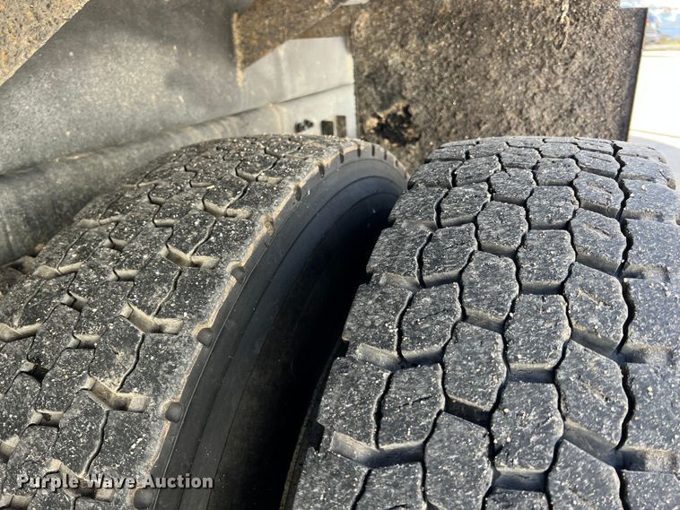 image for item KR9482 2010 Freightliner Business Class M2  crane truck