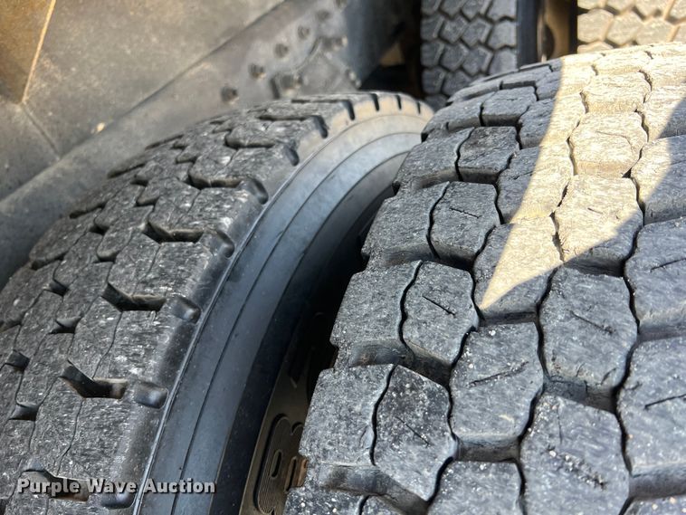 image for item KR9482 2010 Freightliner Business Class M2  crane truck