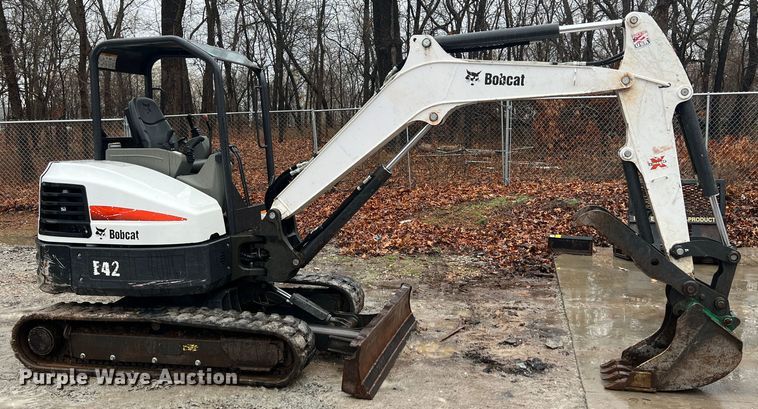 image for item KR9493 2019 Bobcat E42  mini excavator