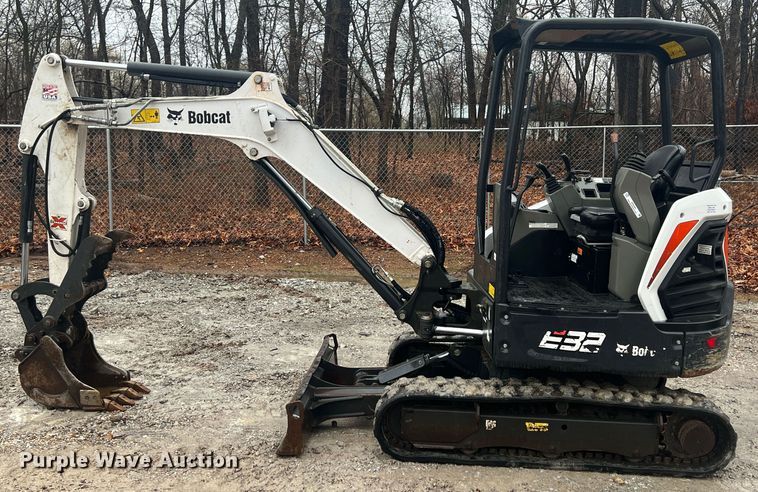 image for item KR9494 2019 Bobcat E32I  mini excavator