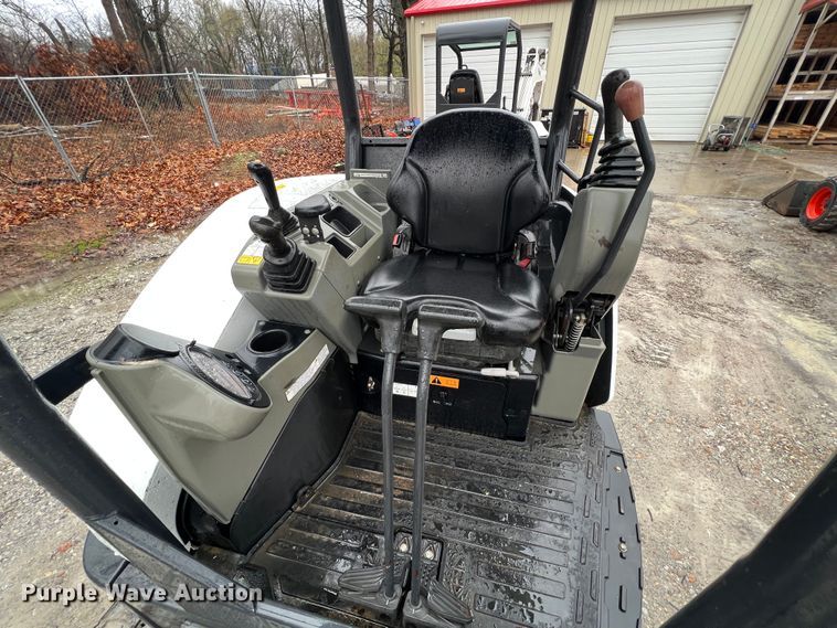 image for item KR9494 2019 Bobcat E32I  mini excavator