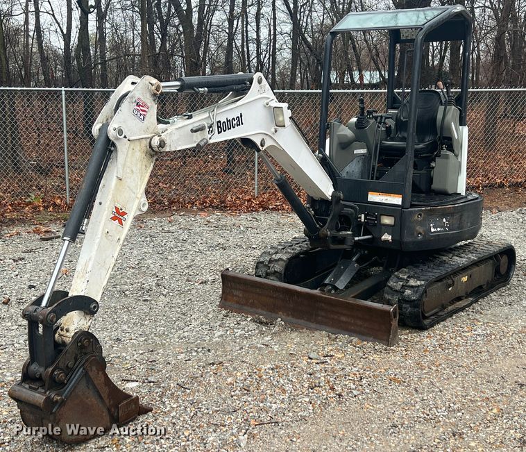 image for item KR9495 2019 Bobcat E26  mini excavator