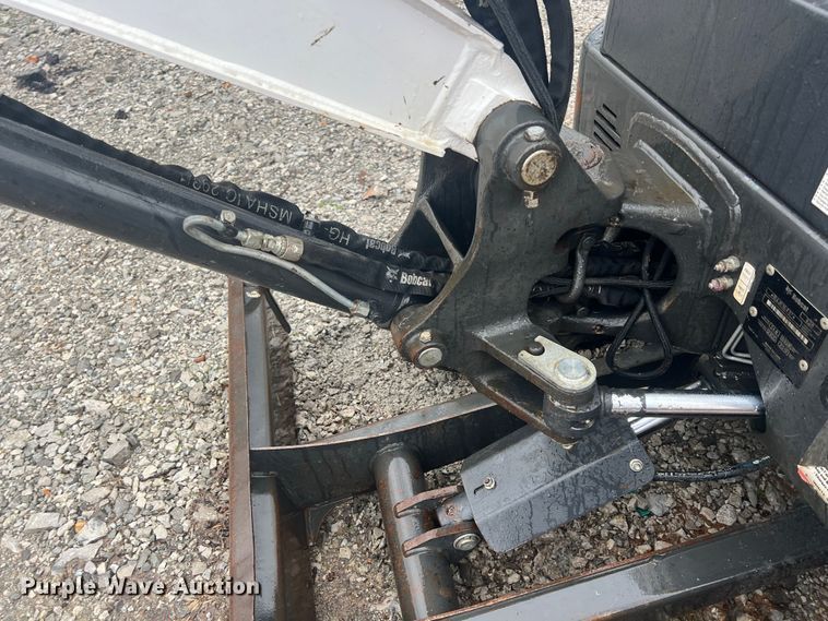 image for item KR9495 2019 Bobcat E26  mini excavator