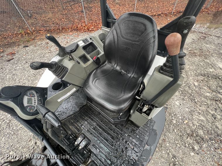 image for item KR9495 2019 Bobcat E26  mini excavator