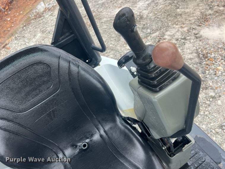 image for item KR9495 2019 Bobcat E26  mini excavator