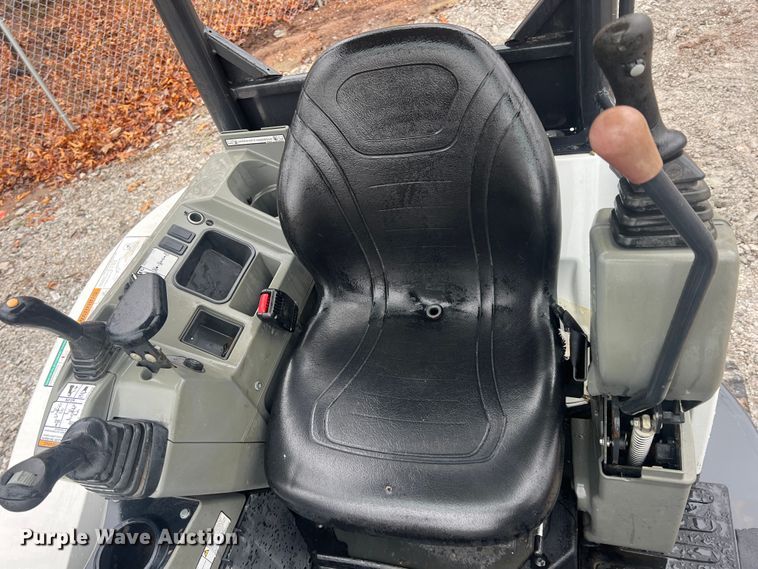 image for item KR9495 2019 Bobcat E26  mini excavator