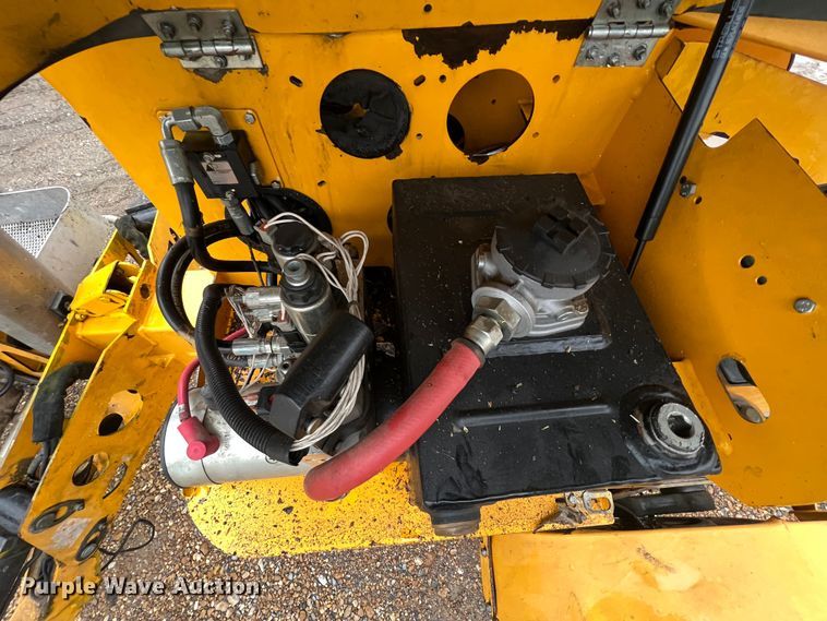 image for item KR9526 2012 Haulotte 4527A  boom lift