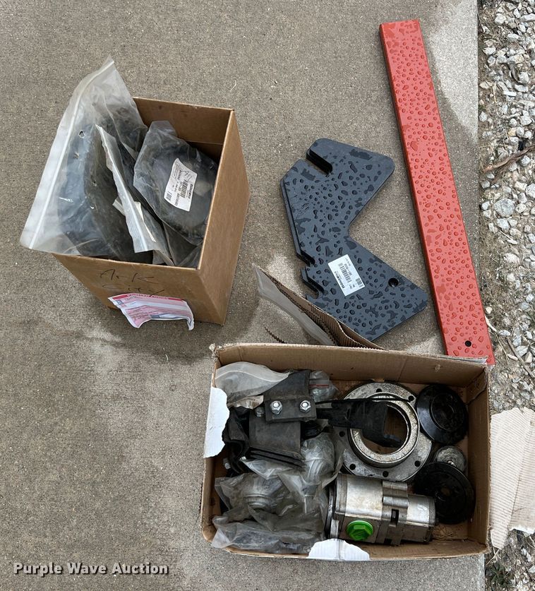 image for item KR9529 Ditch Witch C24X  trencher