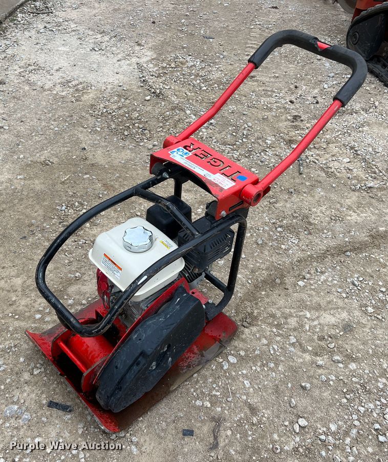 image for item KR9530 Tiger  plate compactor