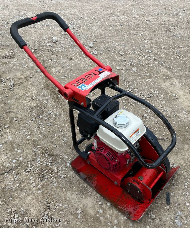 image for item KR9530 Tiger  plate compactor