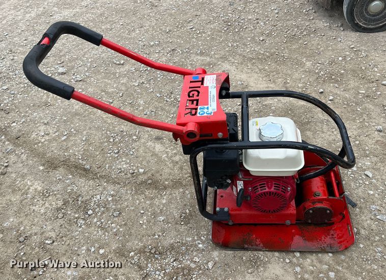 image for item KR9530 Tiger  plate compactor