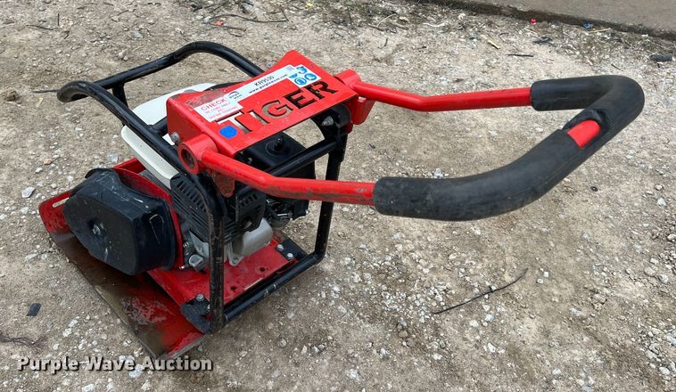 image for item KR9530 Tiger  plate compactor