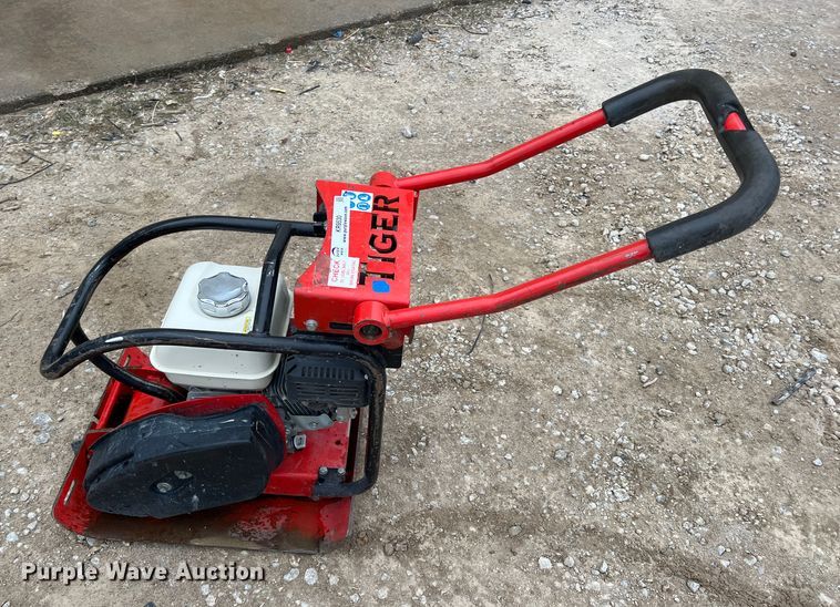 image for item KR9530 Tiger  plate compactor