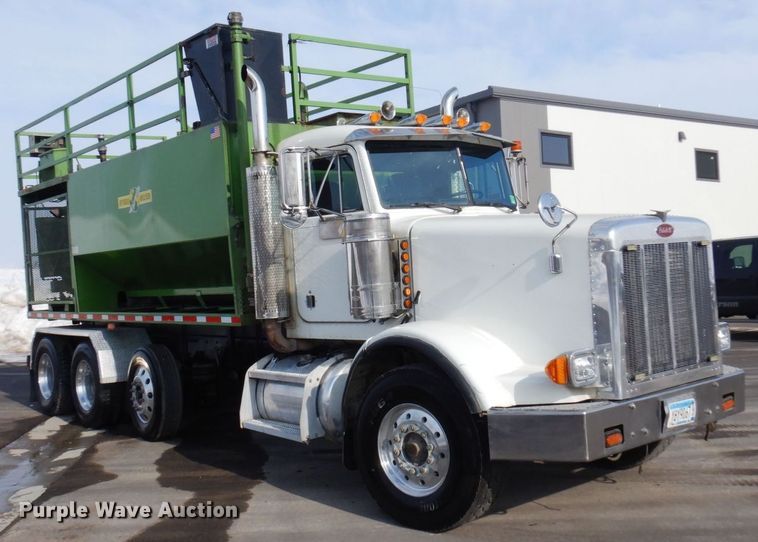 image for item KU9848 1999 Peterbilt 378  hydroseeder truck