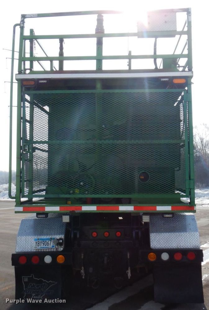 image for item KU9848 1999 Peterbilt 378  hydroseeder truck