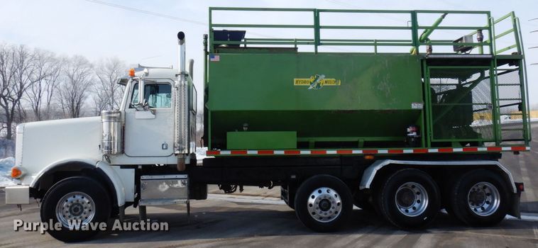 image for item KU9848 1999 Peterbilt 378  hydroseeder truck