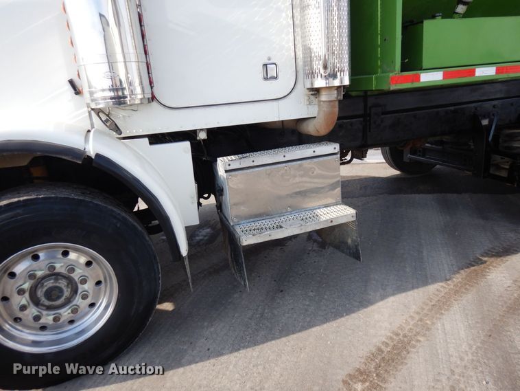 image for item KU9848 1999 Peterbilt 378  hydroseeder truck