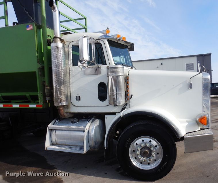 image for item KU9848 1999 Peterbilt 378  hydroseeder truck