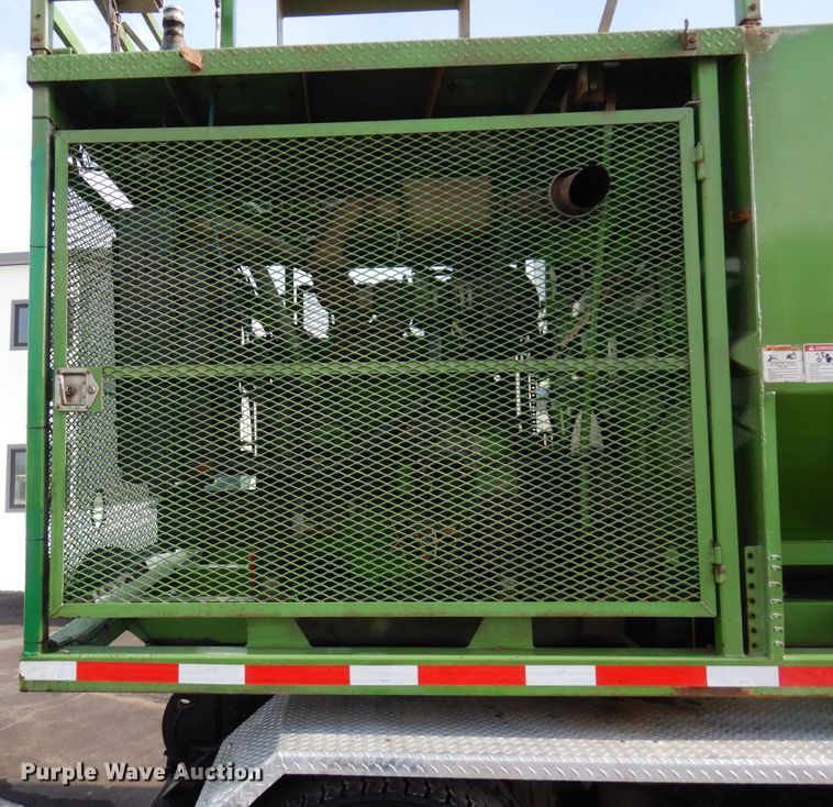 image for item KU9848 1999 Peterbilt 378  hydroseeder truck