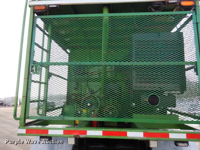 image for item KU9848 1999 Peterbilt 378  hydroseeder truck