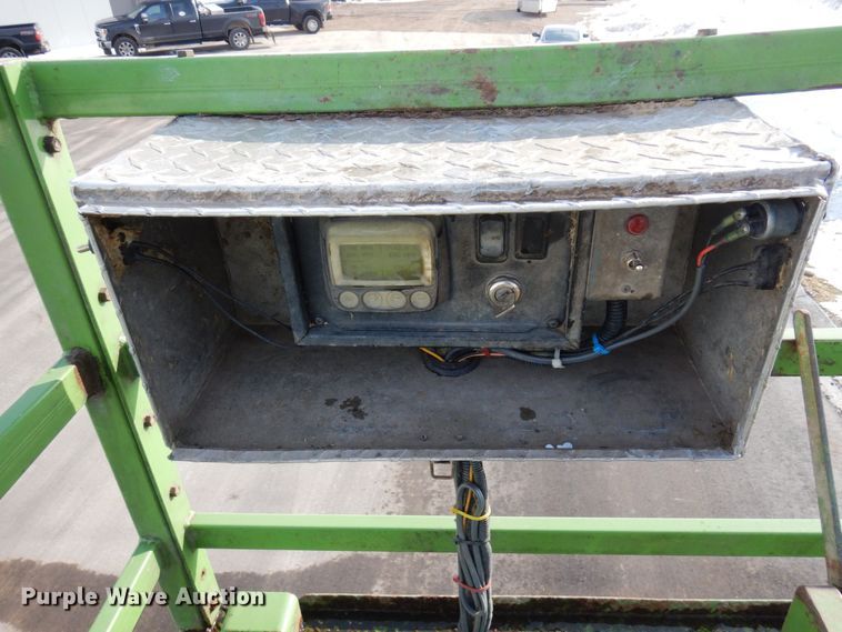 image for item KU9848 1999 Peterbilt 378  hydroseeder truck