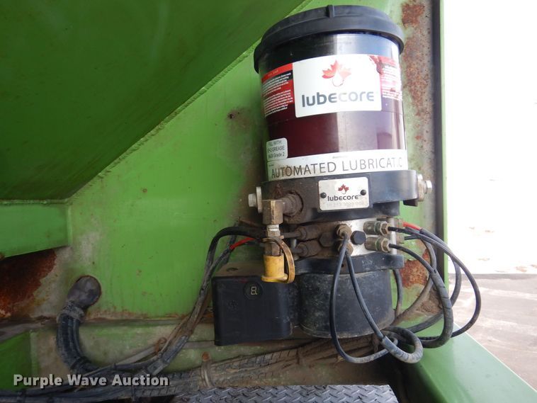 image for item KU9848 1999 Peterbilt 378  hydroseeder truck