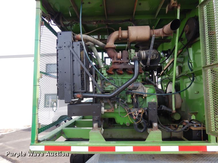 image for item KU9848 1999 Peterbilt 378  hydroseeder truck