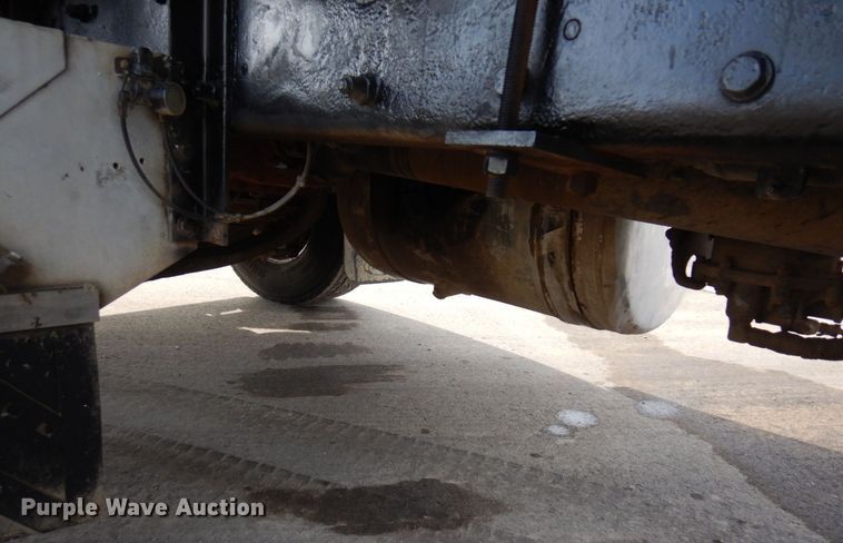 image for item KU9848 1999 Peterbilt 378  hydroseeder truck