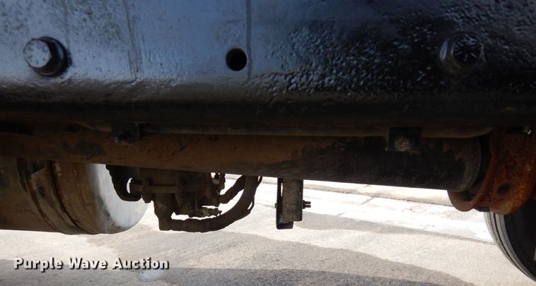 image for item KU9848 1999 Peterbilt 378  hydroseeder truck