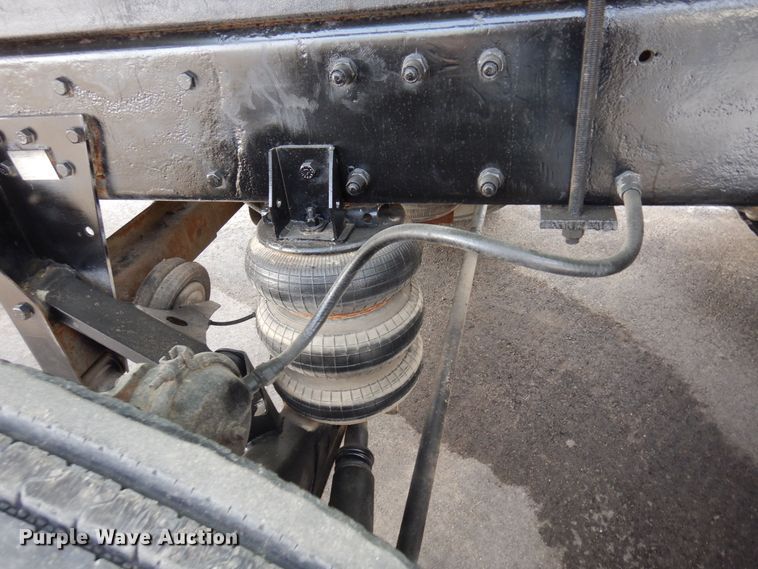 image for item KU9848 1999 Peterbilt 378  hydroseeder truck