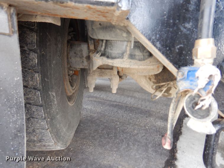 image for item KU9848 1999 Peterbilt 378  hydroseeder truck