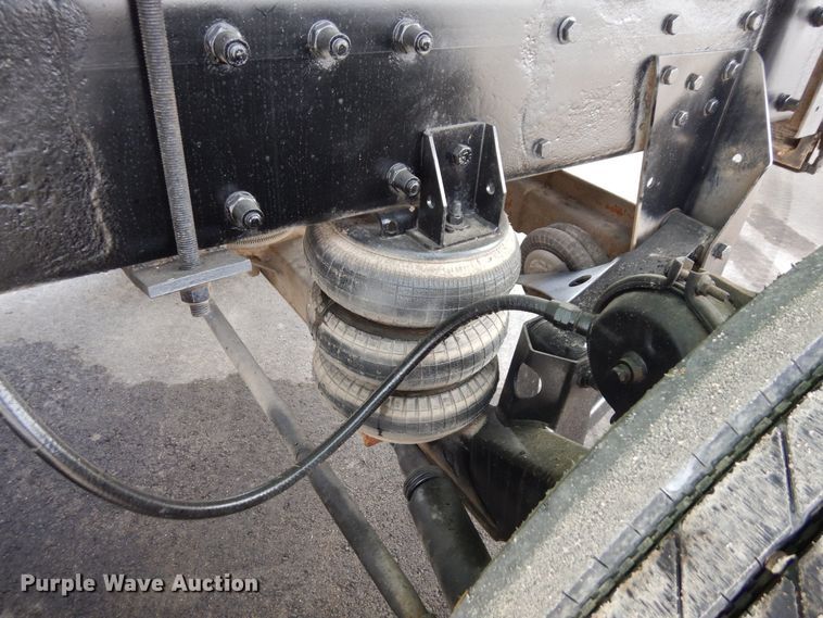 image for item KU9848 1999 Peterbilt 378  hydroseeder truck