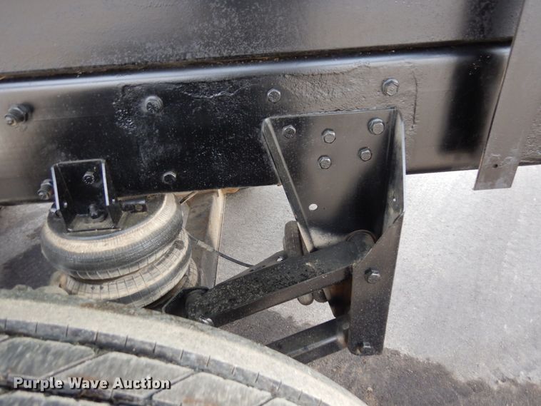 image for item KU9848 1999 Peterbilt 378  hydroseeder truck