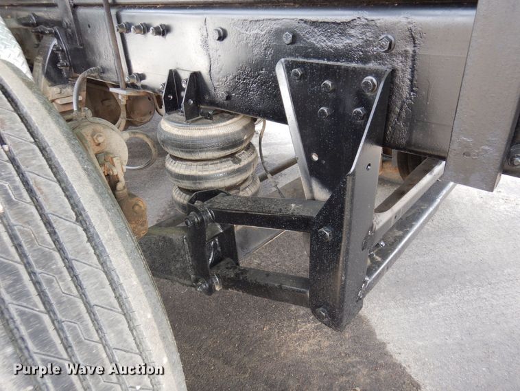 image for item KU9848 1999 Peterbilt 378  hydroseeder truck