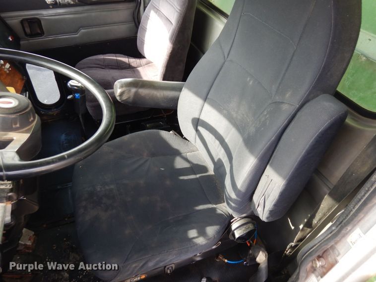 image for item KU9848 1999 Peterbilt 378  hydroseeder truck