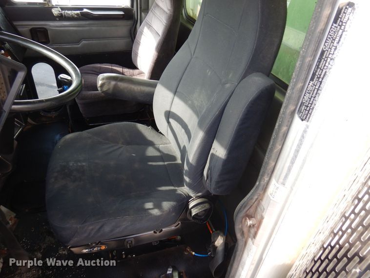 image for item KU9848 1999 Peterbilt 378  hydroseeder truck