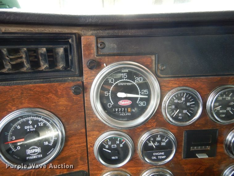 image for item KU9848 1999 Peterbilt 378  hydroseeder truck