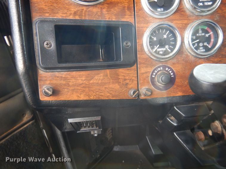 image for item KU9848 1999 Peterbilt 378  hydroseeder truck