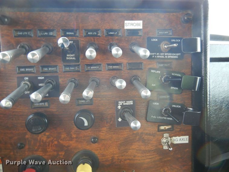 image for item KU9848 1999 Peterbilt 378  hydroseeder truck