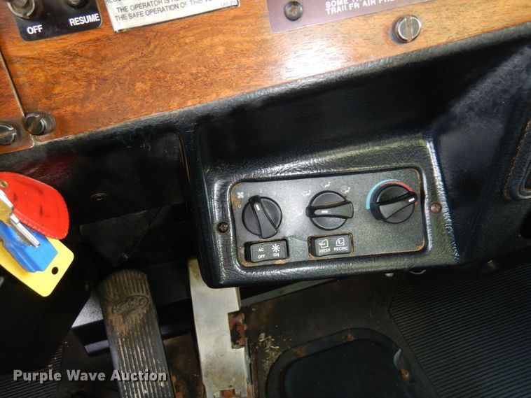 image for item KU9848 1999 Peterbilt 378  hydroseeder truck