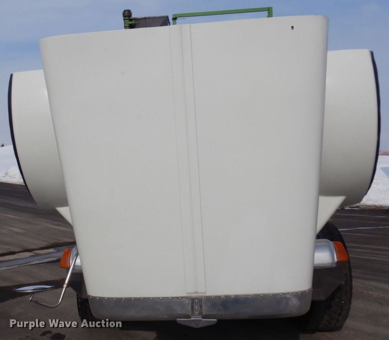 image for item KU9848 1999 Peterbilt 378  hydroseeder truck