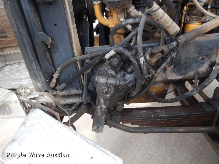 image for item KU9848 1999 Peterbilt 378  hydroseeder truck