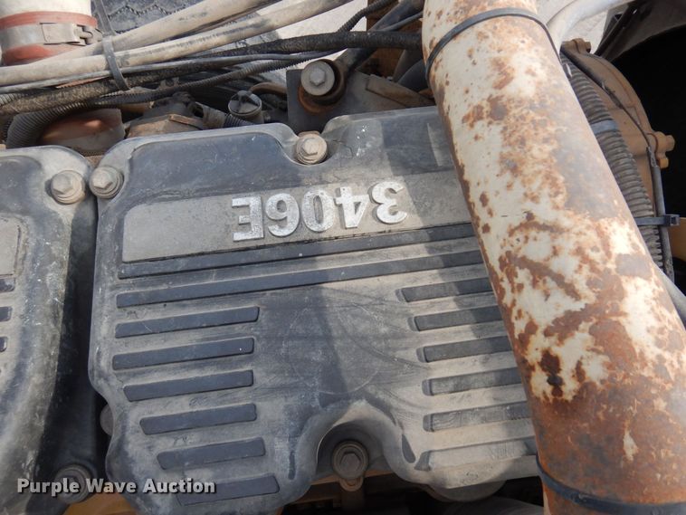 image for item KU9848 1999 Peterbilt 378  hydroseeder truck