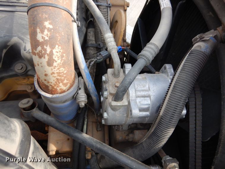 image for item KU9848 1999 Peterbilt 378  hydroseeder truck